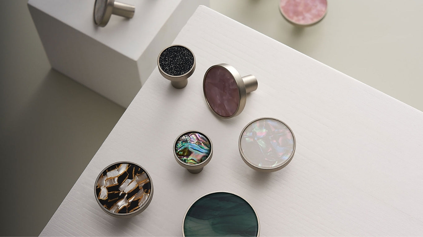 Hook 1052 | Nickel + Colorful Shell 