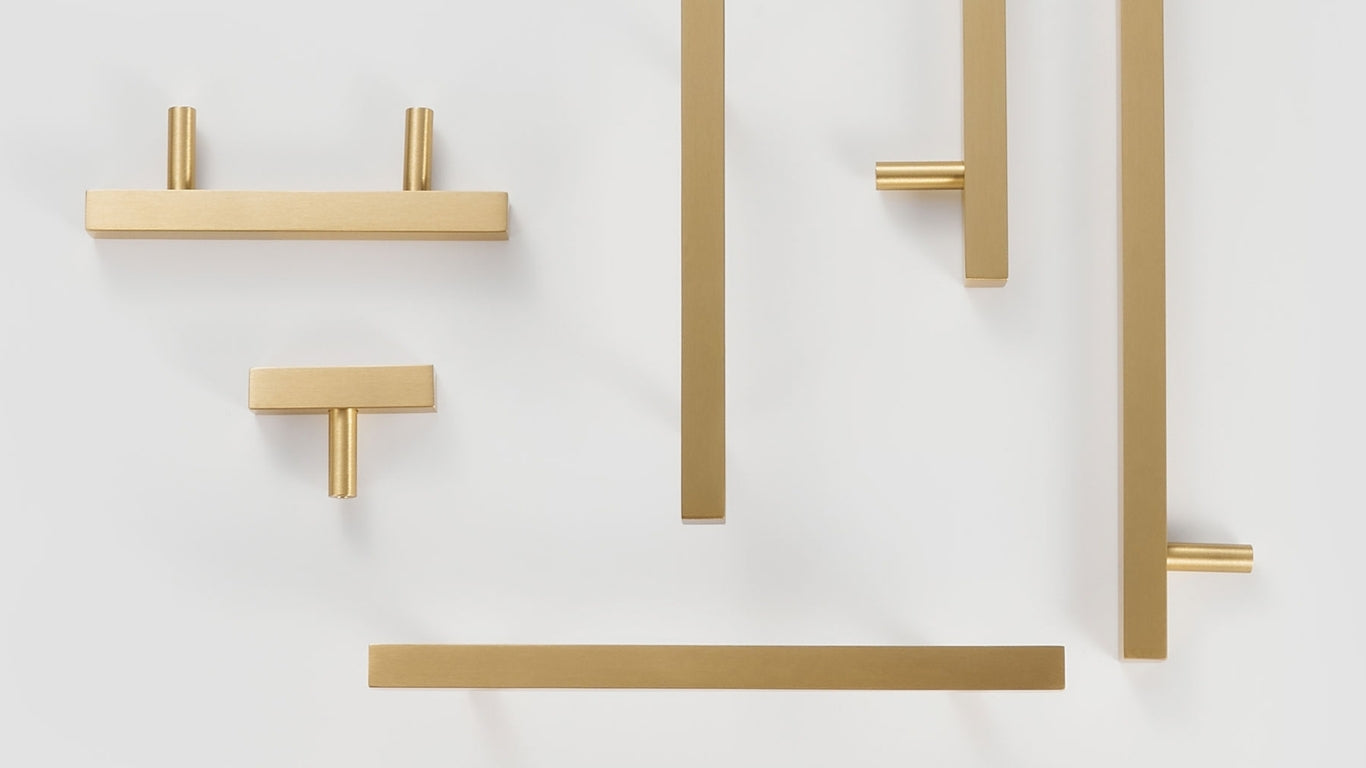 T-bar CH012 | Kvadrat | Mässing