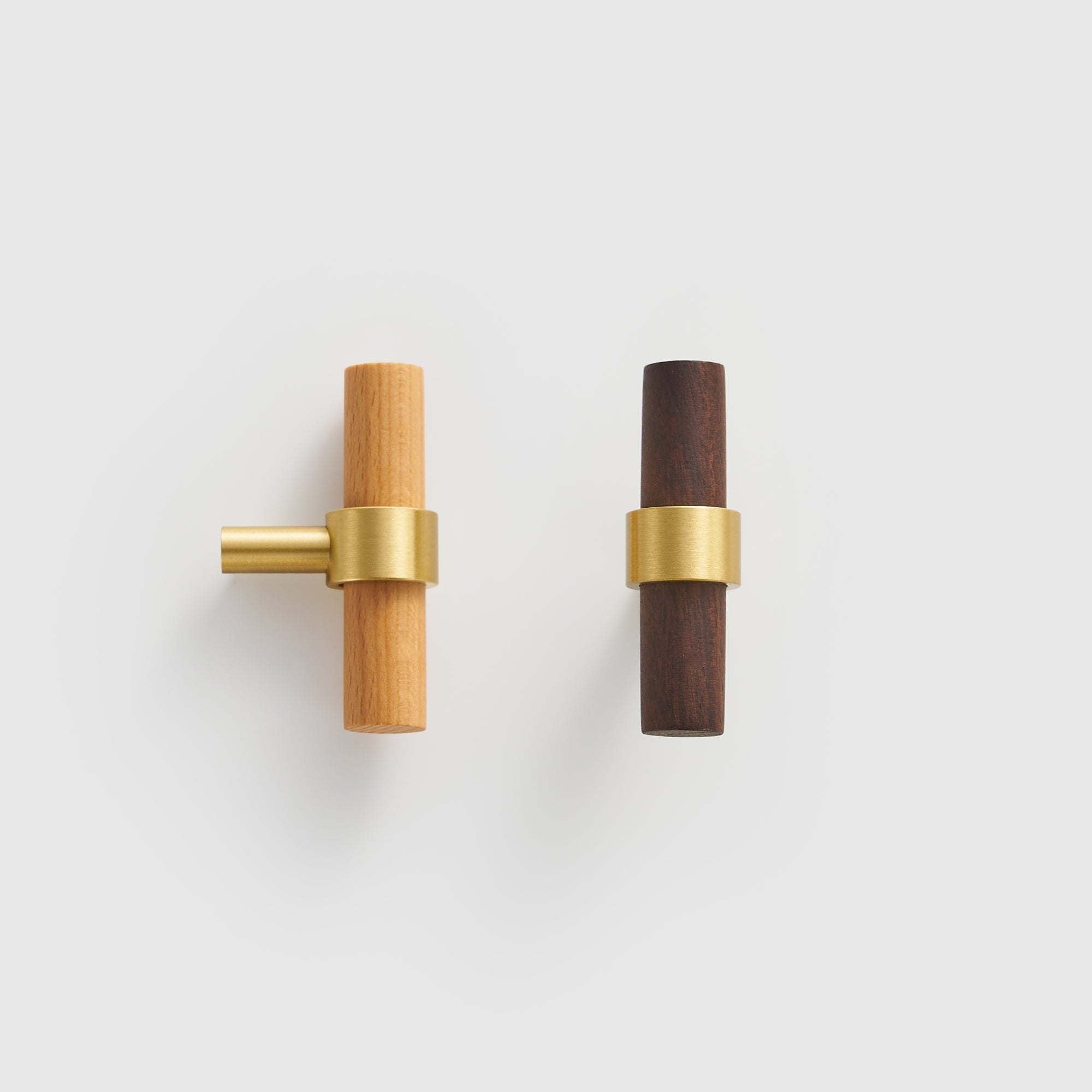 T-bar CH025W | Valnøtt + Messing
