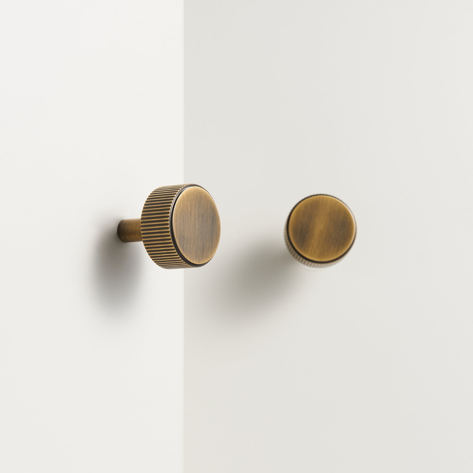 Knop CH052 | Rillet | Antik Messing
