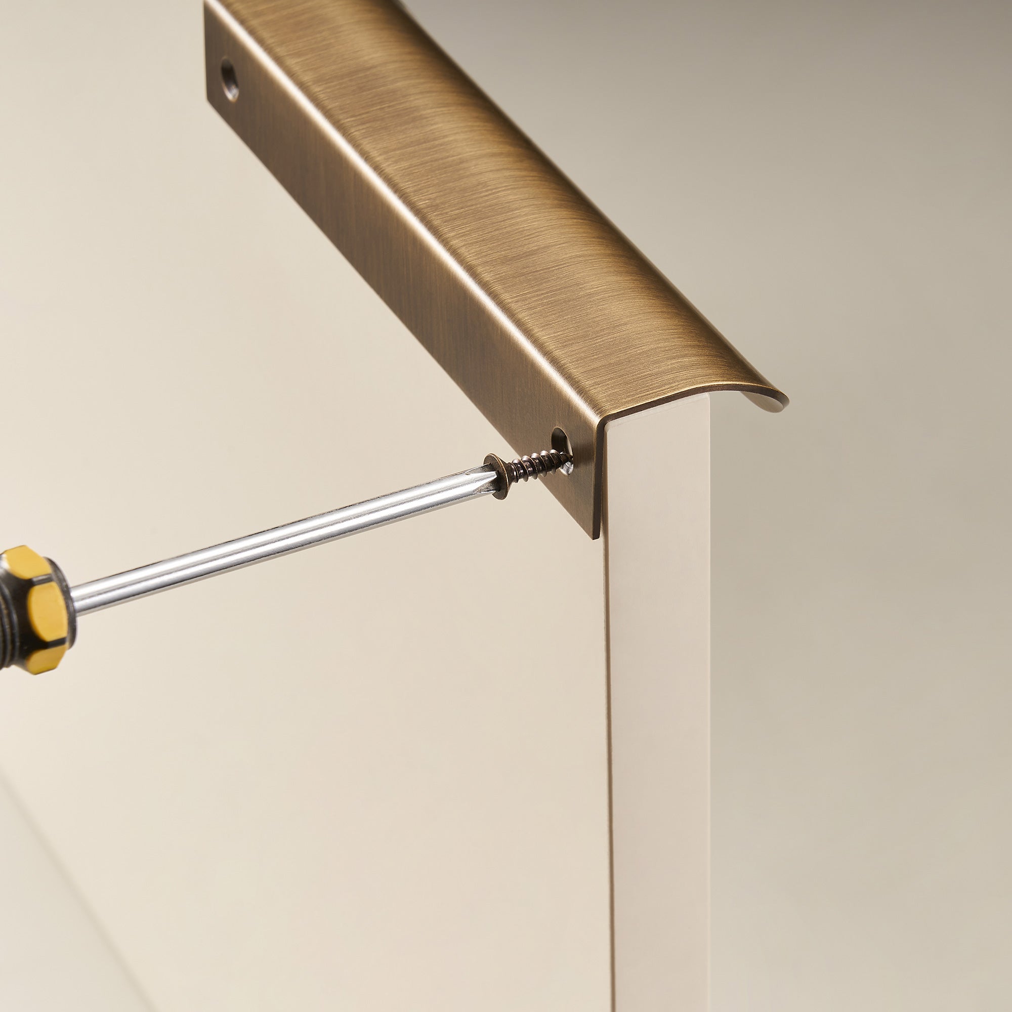 Greb CH015 | Profil | Antik Messing