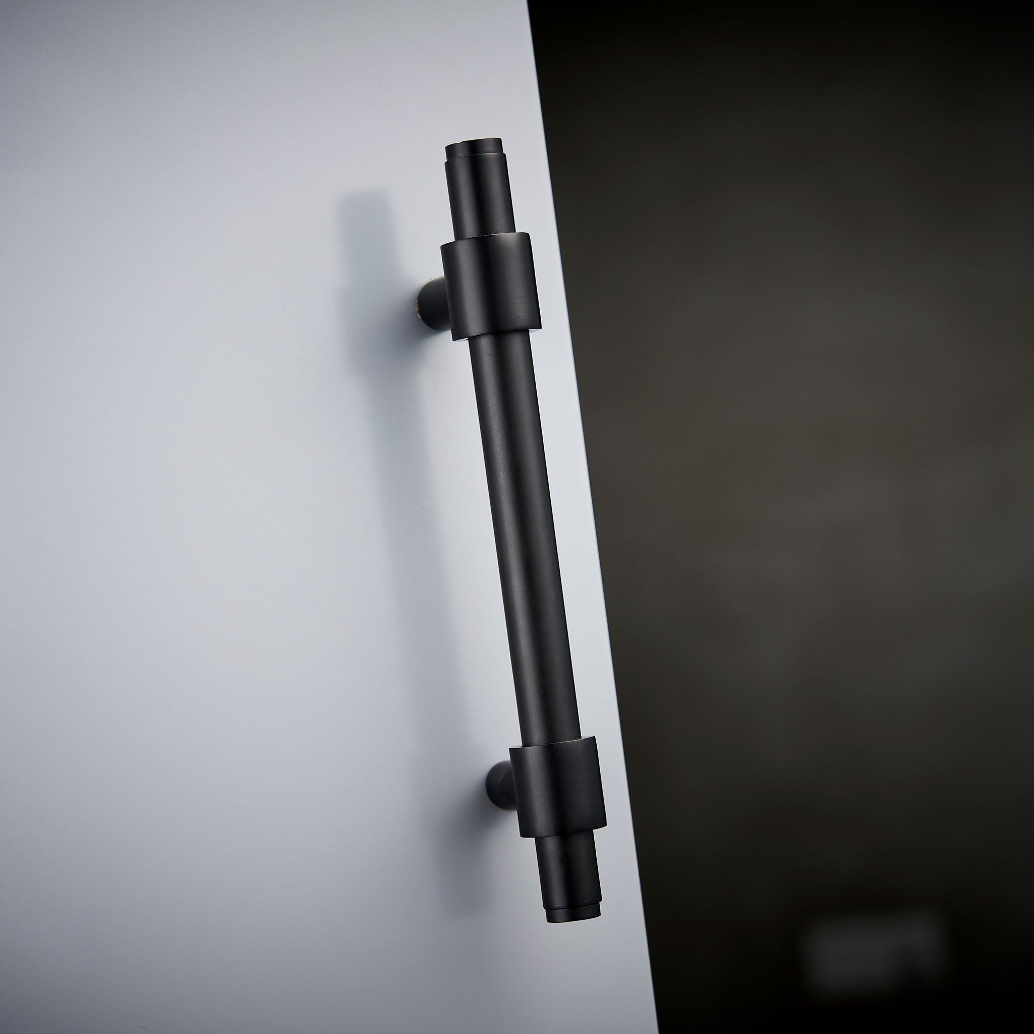 Handtag 3074 | Solid mässing | Svart - Dooroom
